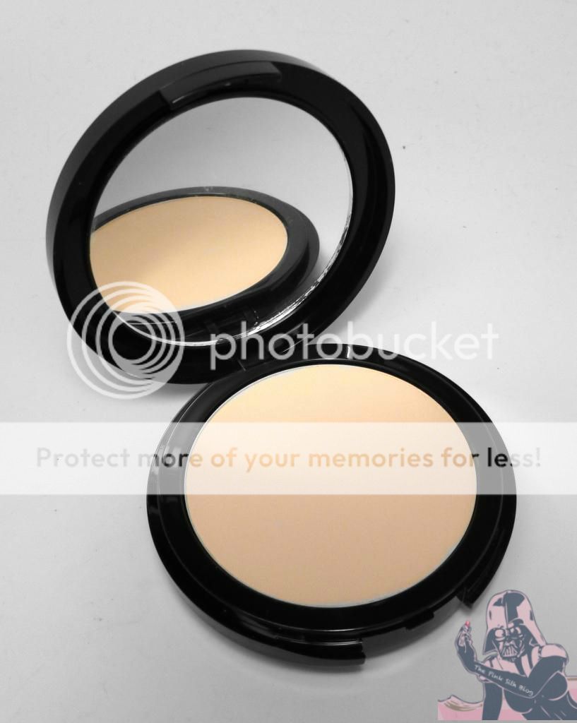 Maquillaje Crema vs. maquillaje en polvo Maquillaje Crema vs. maquillaje en polvo