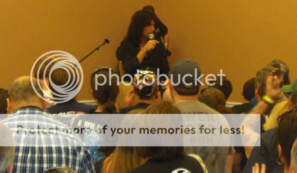 photo tommy-stage_zps4650c9e4.jpg